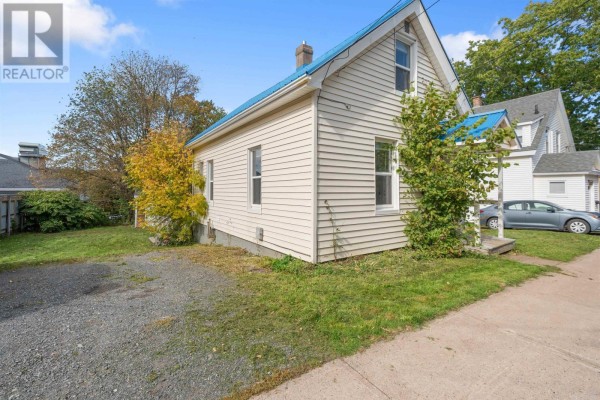 Dining nook - 377 Macdonald Street, New Glasgow, NS B2H2V6 Photo 2