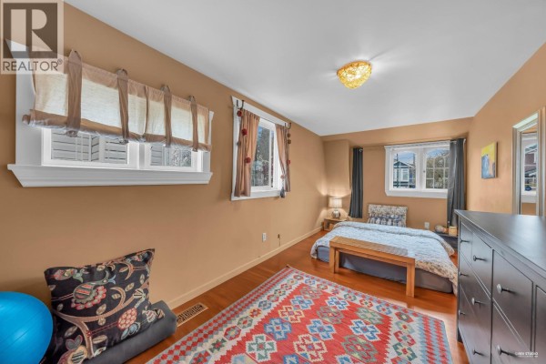 378 E 59th Avenue, Vancouver, BC V5X1X9 Photo 5