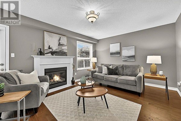 Bedroom 2 - 378 Marble Place, Newmarket, ON L3X2P1 Photo 5
