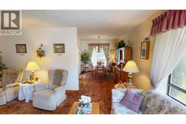 Family room - 378 Thompson Road, Quesnel, BC V2J5B5 Photo 5