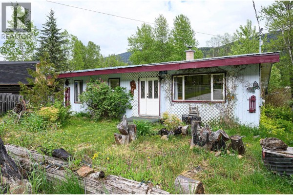 3782 River Drive, Blue River, BC, photo 2