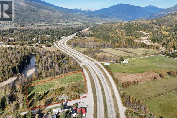 3785 Malakwa Road, Malakwa, BC V0E0C4 Photo 4