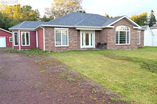 379 Grenfell Heights, Grand Falls Windsor, NL, photo 2