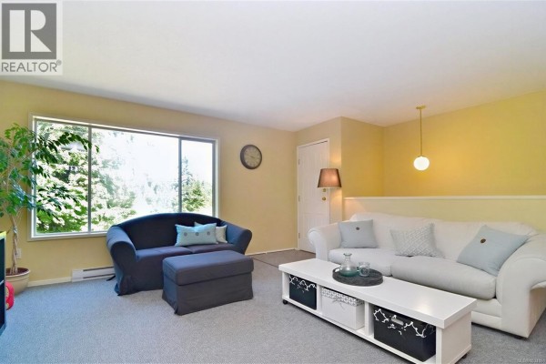 379 Kislingbury Lane, View Royal, BC, photo 3