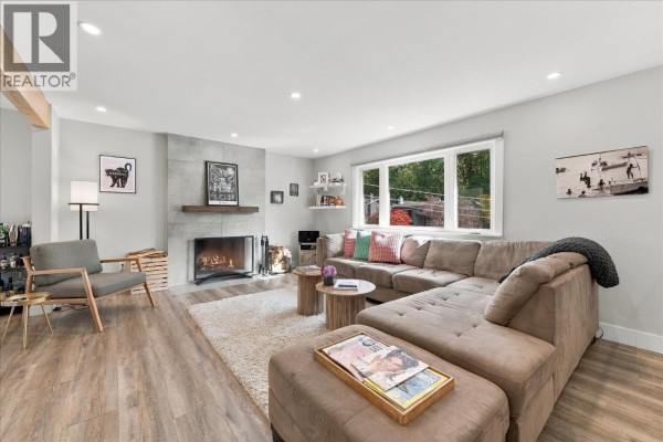 37963 Magnolia Crescent, Squamish, BC V8B0X7 Photo 3