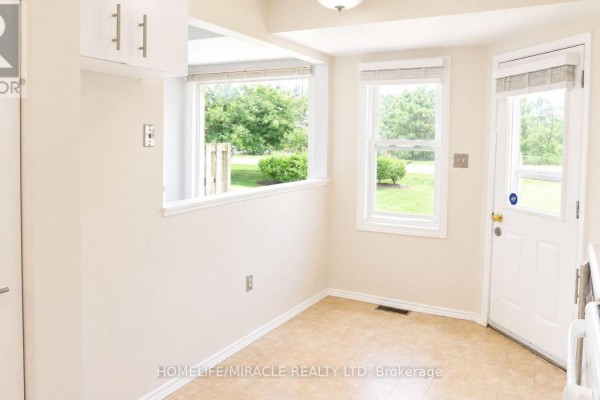38 - 10 Holborn Court, Kitchener, ON N2A3Y9 Photo 5
