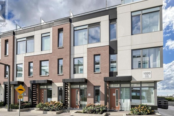 Th 42 - 1020 Portage Parkway, Vaughan