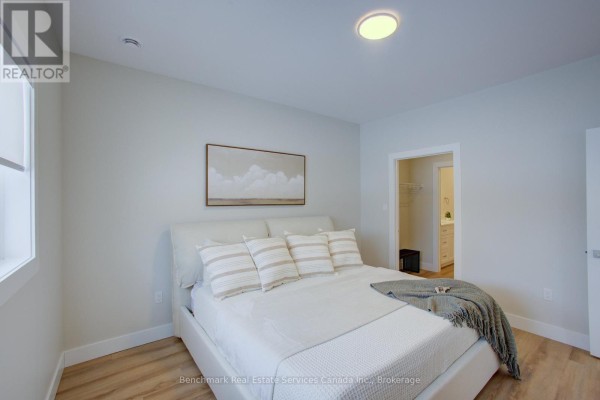 Living room - 38 - 1182 Queen Street, Kincardine, ON N2Z0J2 Photo 5
