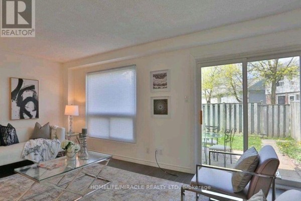38 - 32 Mowat Boulevard, Kitchener, ON N2E1X4 Photo 4
