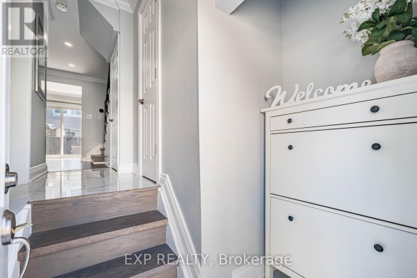 Living room - 38 - 400 Mississauga Valley Boulevard, Mississauga, ON L5A3N6 Photo 3