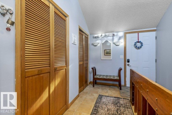 Family room - #38 55000 Lamoureux Dr, Rural Sturgeon County, AB T8L5A7 Photo 4