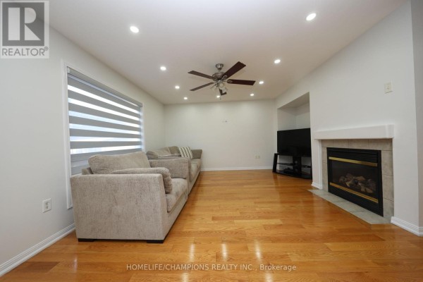 Dining room - 38 Bobolink Avenue, Toronto, ON M1X1W3 Photo 2