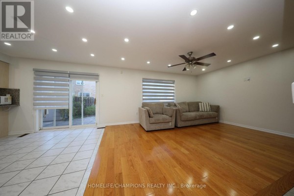 Family room - 38 Bobolink Avenue, Toronto, ON M1X1W3 Photo 3