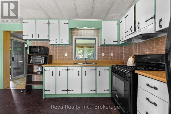 38 Boulter Lake Road, Hastings Highlands, ON K0L2K0 Photo 5