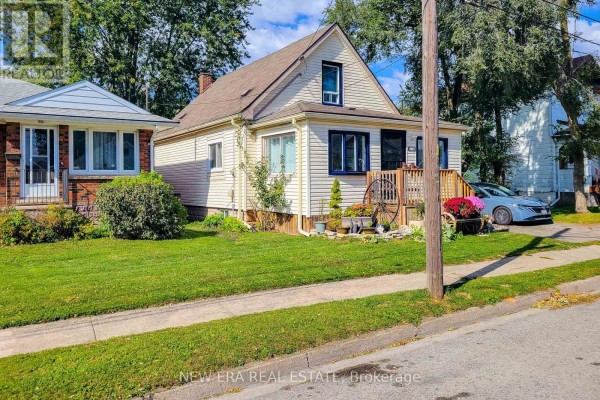 Primary Bedroom - 38 Clifford Avenue, Welland, ON L3C2G1 Photo 3