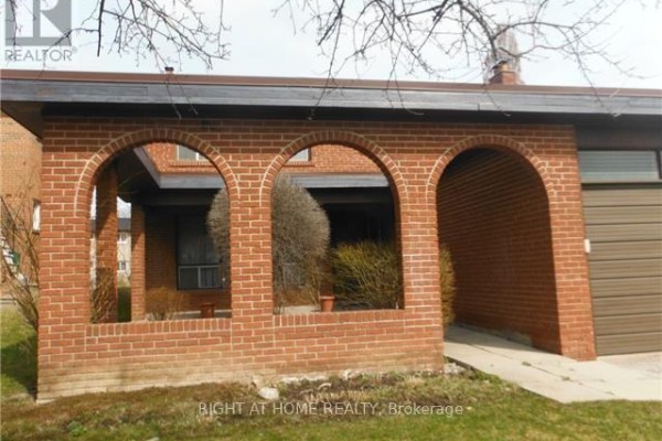 38 Clovercrest Road, Toronto, ON, photo 2