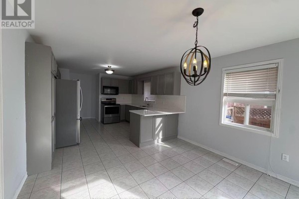 Family room - 38 Delattaye Avenue, Aurora, ON L4G7T8 Photo 3