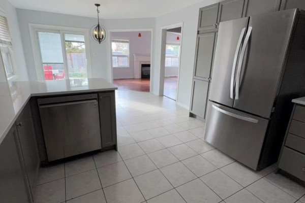 Eating area - 38 Delattaye Avenue, Aurora, ON L4G7T8 Photo 5