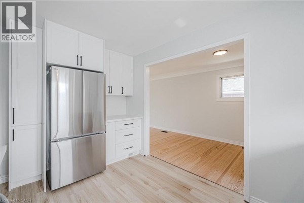 Kitchen - 38 Endfield Avenue Unit# Main, Hamilton, ON L8T2L4 Photo 5