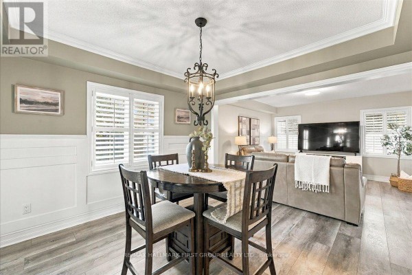 Eating area - 38 Gallimere Court, Whitby, ON L1N0J5 Photo 4