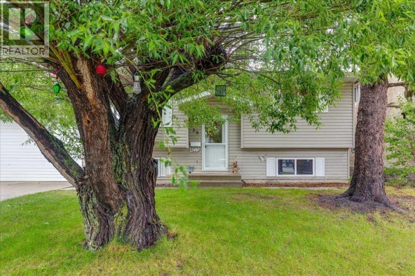 38 Heritage Drive, Lacombe, AB, photo 2
