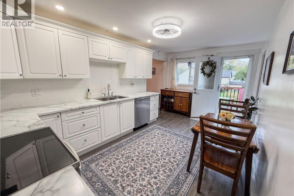 Bath (# pieces 1-6) - 38 Holman Avenue, Sussex, NB E4E2E5 Photo 3