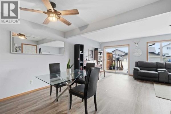 Living room - 38 Legend Court, Sylvan Lake, AB T4S0B2 Photo 3