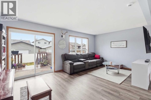2pc Bathroom - 38 Legend Court, Sylvan Lake, AB T4S0B2 Photo 4
