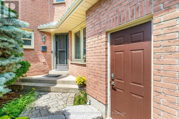 Bedroom - 38 Lipton Crescent, Whitby, ON L1R1W7 Photo 4