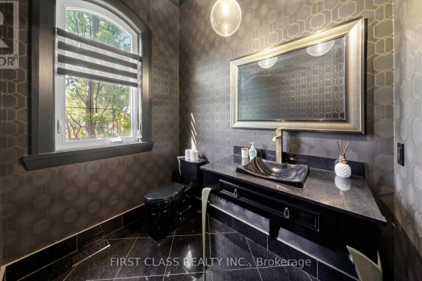Laundry room - 38 Maple Grove Avenue, Richmond Hill, ON L4E2T8 Photo 5