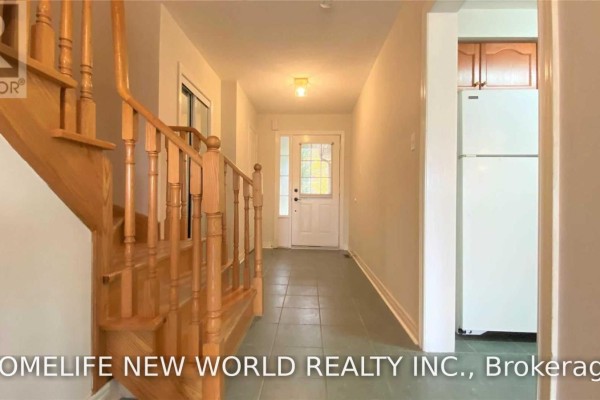 Dining room - 38 Milloy Place, Aurora, ON L4G7L2 Photo 2