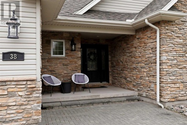 38 Millstream Dr, Sault Ste  Marie, ON, photo 2