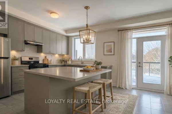 38 Monclova Road, Toronto, ON M3M0A6 Photo 2