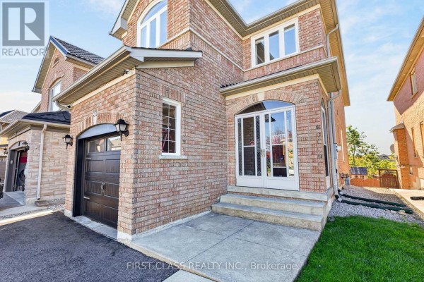 38 Pacific Wind Crescent, Brampton, ON, photo 2