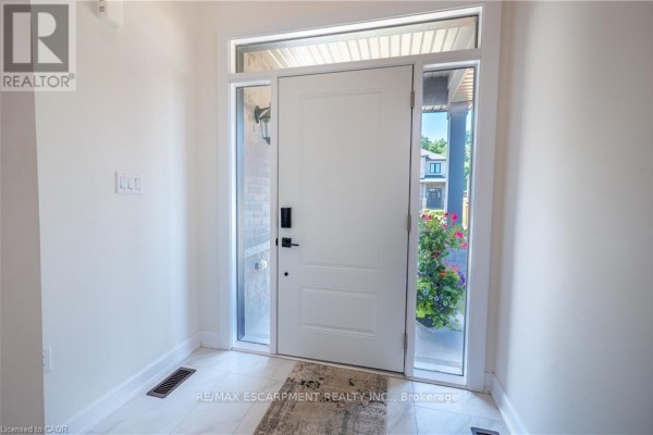 Bedroom - 38 Riesling Street, Grimsby, ON L3M0L2 Photo 4