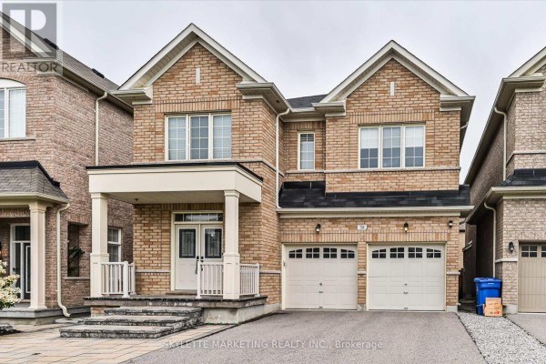 Great room - 38 Russell Parker Crescent, Aurora, ON L4G0V5 Photo 2