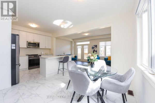 38 Silver Meadow Gdns Gardens N, Hamilton, ON L8B1Z4 Photo 2