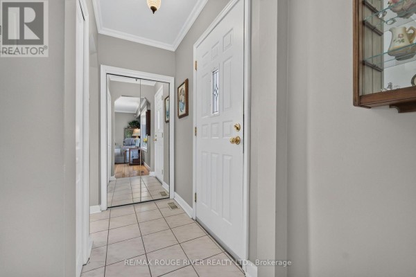 Mud room - 38 Singleton Rd Road, Toronto, ON M1R1H9 Photo 5