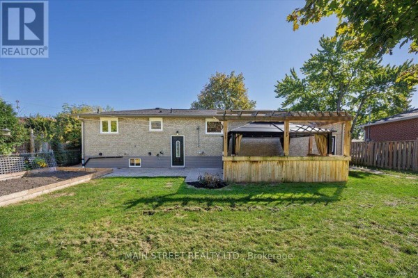 Pantry - 38 Townsend Avenue, Bradford West Gwillimbury, ON L3Z1Y1 Photo 4