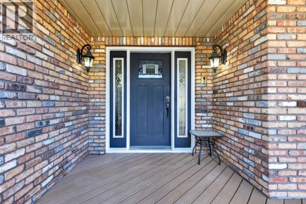 38 West Mitford Crescent, Cochrane, AB, photo 3