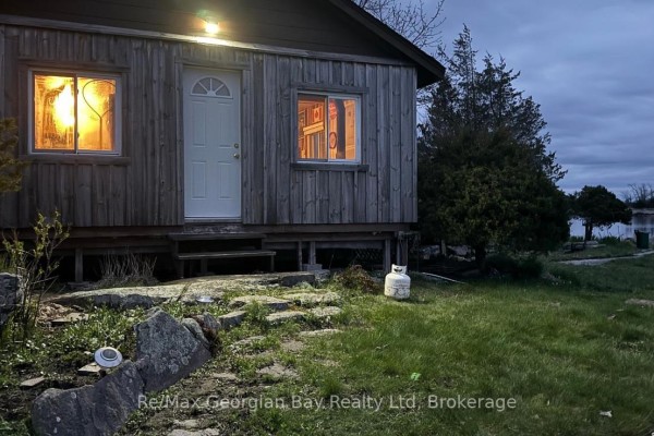 380 2 Island, Georgian Bay, ON L0K1S0 Photo 4