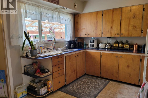 Dining room - 380 Connaught Street, Vanderhoof, BC V0J3A0 Photo 2