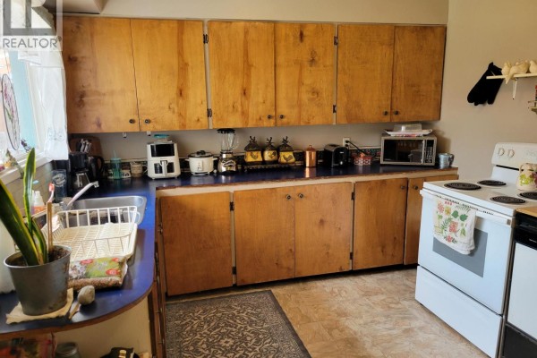 Living room - 380 Connaught Street, Vanderhoof, BC V0J3A0 Photo 3