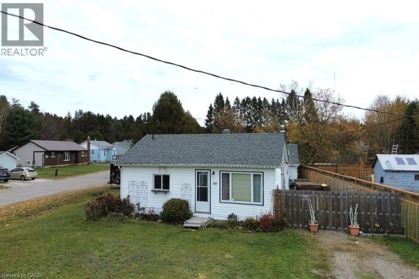 Bedroom - 380 Limit Street, Massey, ON P0P1P0 Photo 2