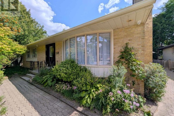380 Mill Street, Richmond Hill, ON, photo 2