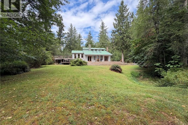 380 Parker Rd, Qualicum Beach, BC, photo 2