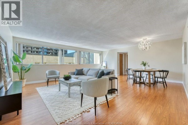 Kitchen - 380 Pelissier Street Unit# 405, Windsor, ON N9A6V7 Photo 5