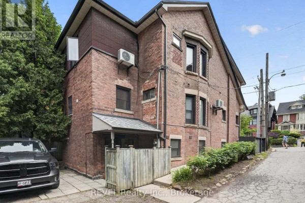 Kitchen - 380 Spadina Road, Toronto, ON M5P2V9 Photo 5
