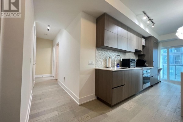 Dining room - 3801 - 1 Yorkville Avenue, Toronto, ON M4W0B1 Photo 2