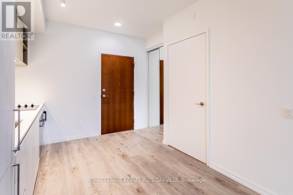 Kitchen - 3801 - 7890 Jane Street, Vaughan, ON L4K0K9 Photo 4